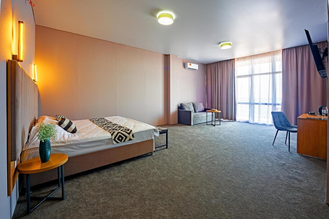 Green Land Hotel Tsandrypsj Eksteriør bilde